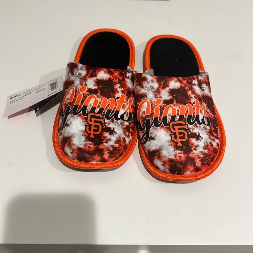 San Francisco Giants slippers, size large women’s